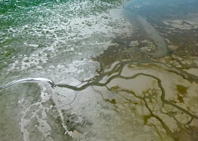 长江流域干旱，，，长江海运航道大幅收窄货船减载